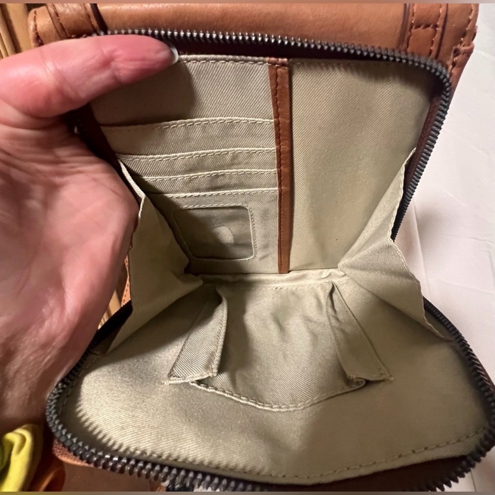 American Leather Co. Kansas Crossbody Bag Travel Classic Purse Wallet Passport - Picture 13 of 14